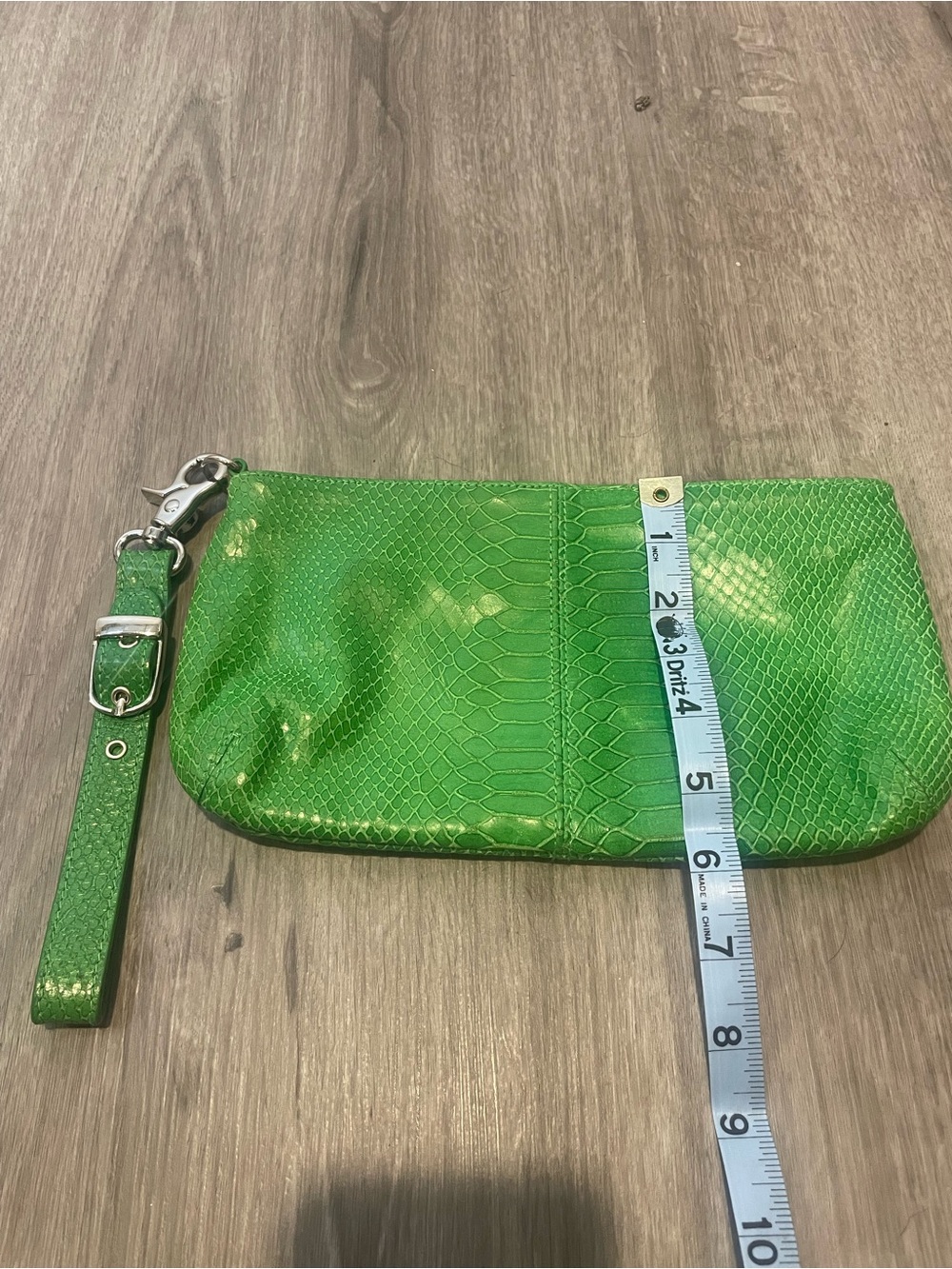 Tignanello Green Snake-Embossed Leather Wristlet Clutch - Picture 4 of 5